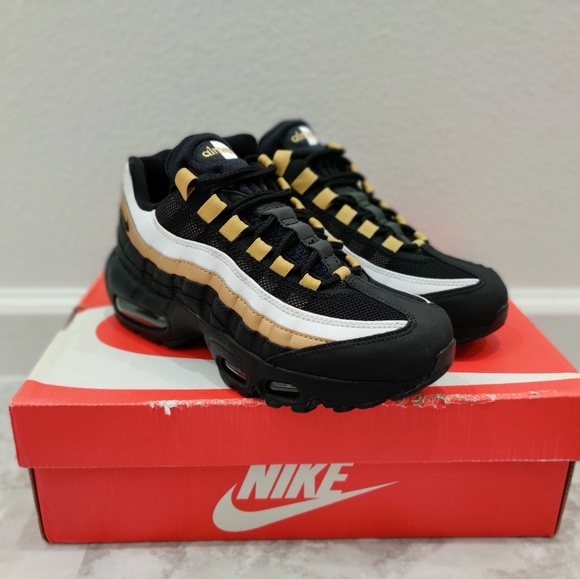 nike air max 95 og black metallic gold